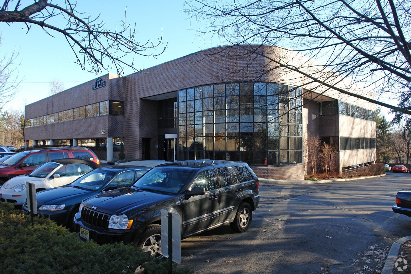 52 Forest Ave, Paramus, NJ 07652