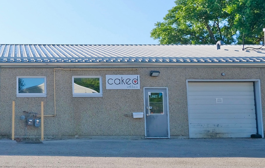 431 Thames Av, Winnipeg, MB for sale Primary Photo- Image 1 of 1