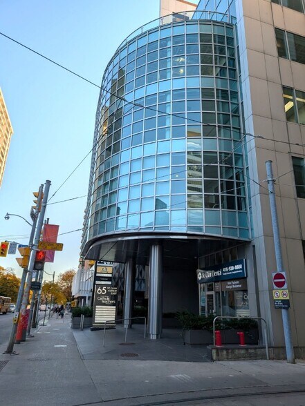65 St Clair Ave E, Toronto, ON for lease - Building Photo - Image 1 of 6