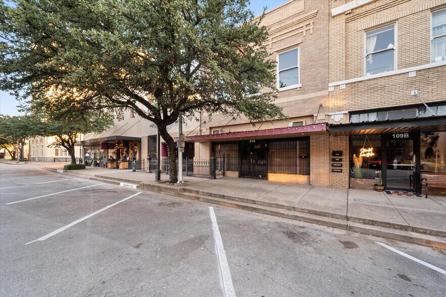 107 S Beaton St, Corsicana, TX for sale - Building Photo - Image 3 of 66
