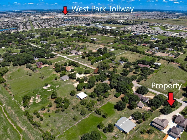 10411 W Hidden Lake Ln, Richmond, TX 77406