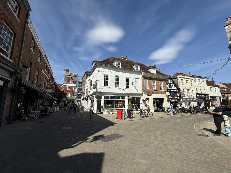 24 The Sq, Winchester for lease - Building Photo - Image 1 of 12