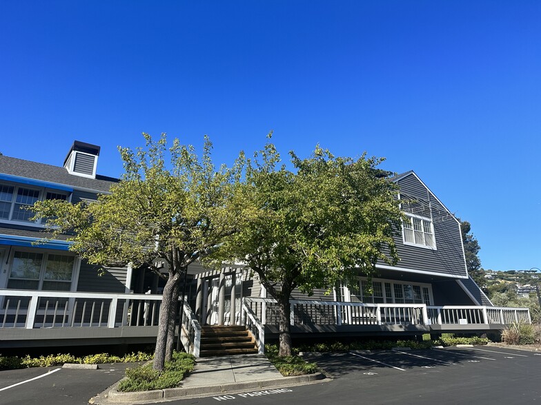 1120 Mar West St, Tiburon, CA for lease - Building Photo - Image 1 of 3