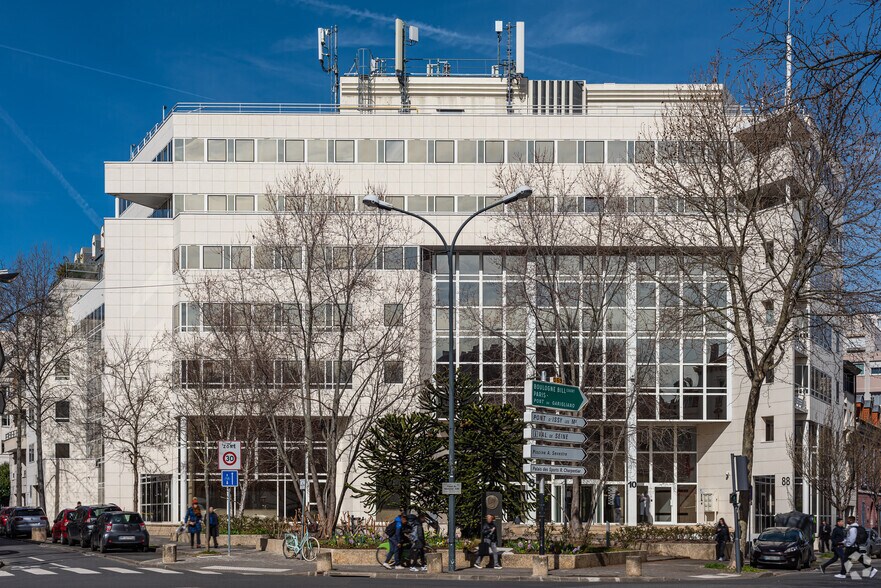 88 Boulevard Galliéni, Issy-les-Moulineaux for lease - Primary Photo - Image 1 of 4