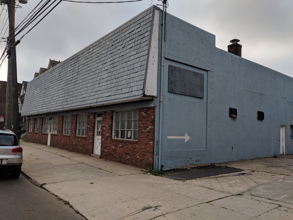 215219 Market St, Perth Amboy, NJ 08861