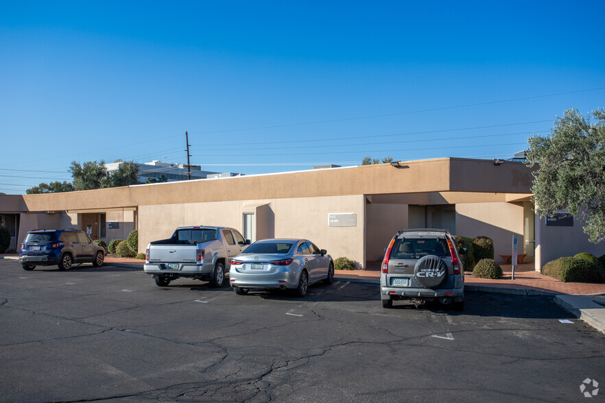 310 N Wilmot Rd, Tucson, AZ for lease - Primary Photo - Image 1 of 5