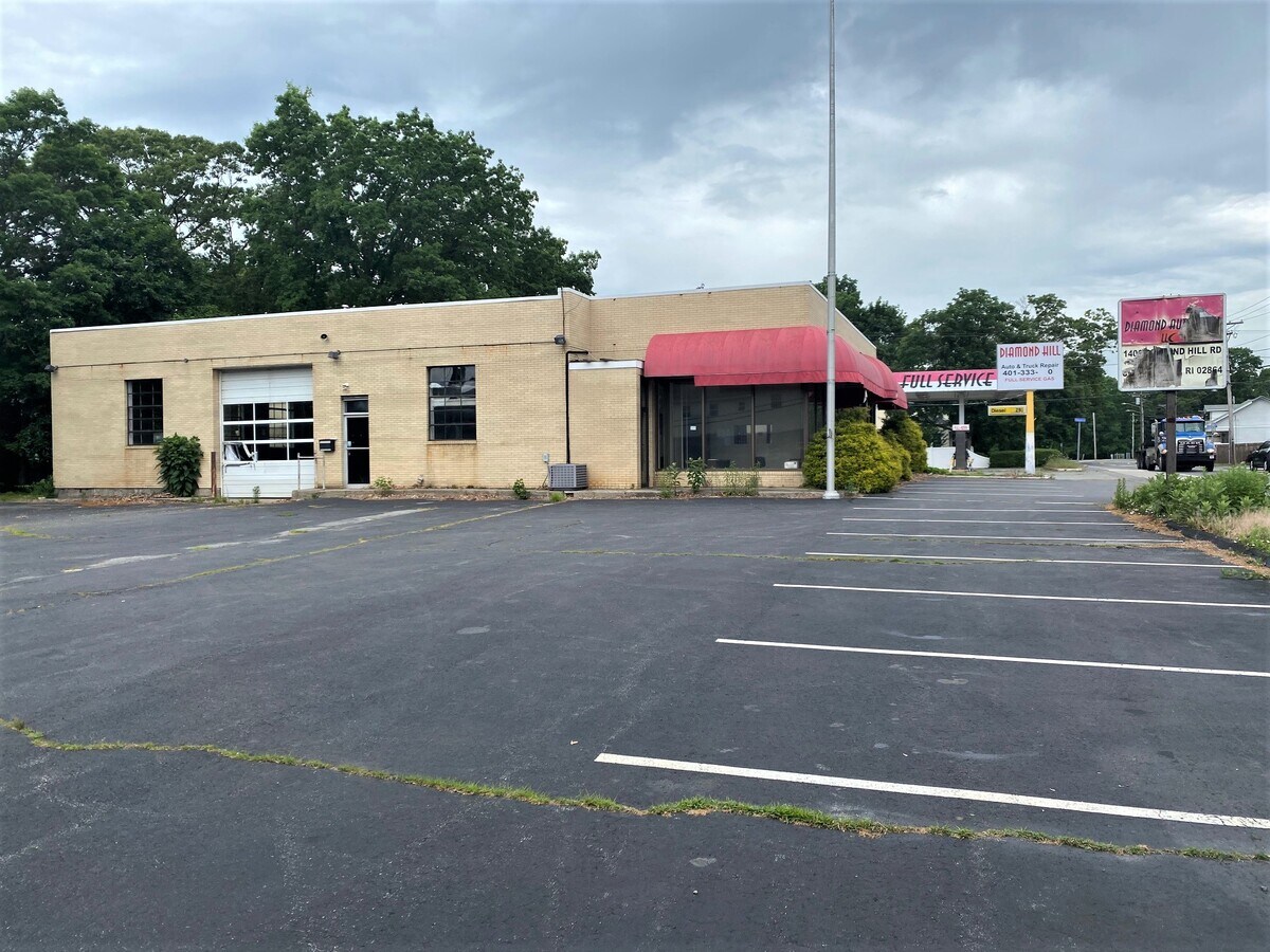 1400 Diamond Hill Rd Cumberland Ri 02864 Warehouse And Collision Center Loopnet Com