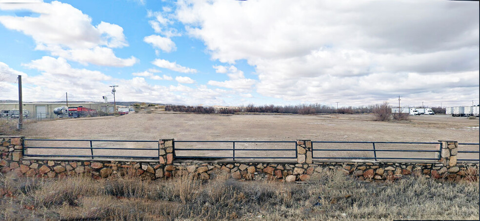 205 Quinella Dr, Sunland Park, NM for sale - Primary Photo - Image 1 of 3