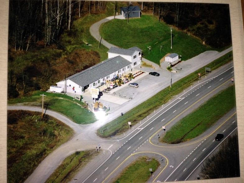 4 Right Saw Mill Rd, Horner, WV for sale - Primary Photo - Image 1 of 1