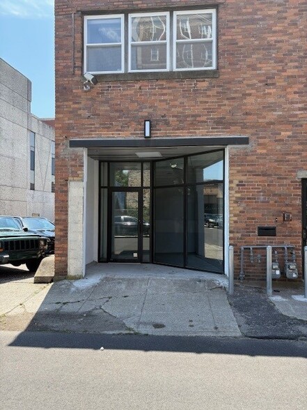 85 Elm St, Bridgeport, CT for lease - Primary Photo - Image 1 of 5