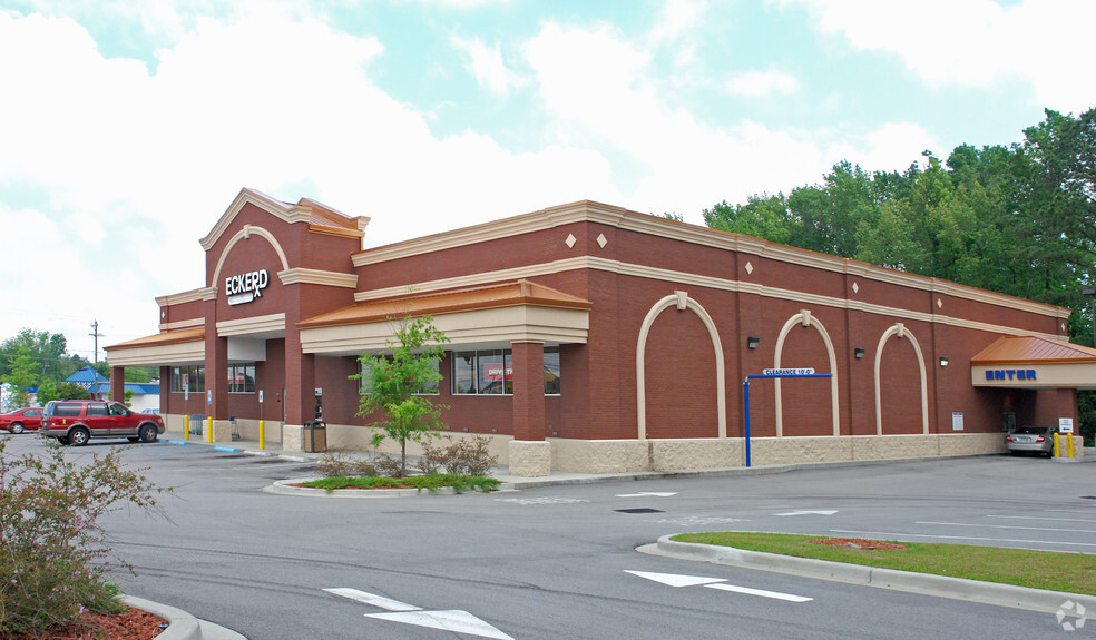 7900 Garners Ferry Rd, Columbia, SC for lease - Building Photo - Image 3 of 7