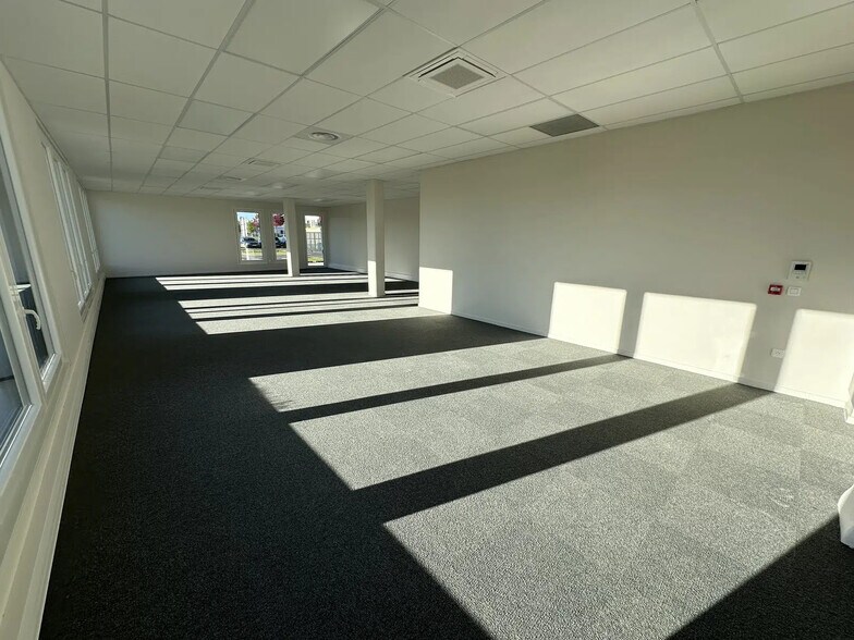 Office in Bezannes for sale - Interior Photo - Image 3 of 5