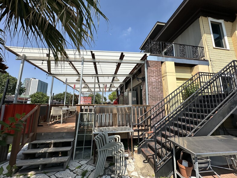 500 Westheimer Rd, Houston, TX for sale - Building Photo - Image 3 of 9