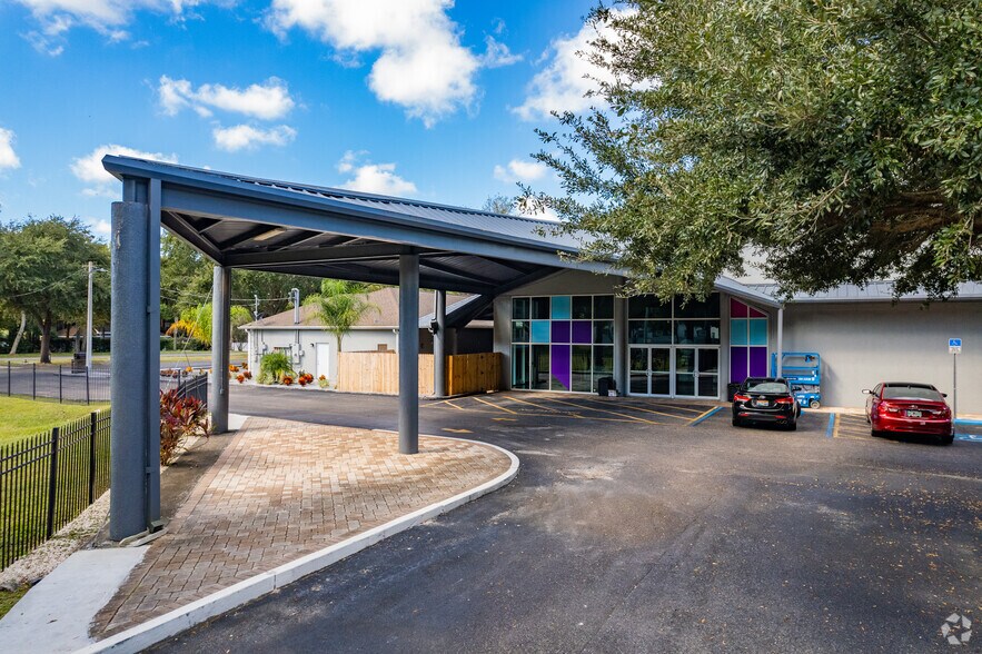 3457 W Kenyon Ave, Tampa, FL for sale - Primary Photo - Image 1 of 1