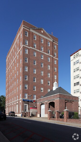 110 E Clayton St, Athens, GA for sale - Primary Photo - Image 1 of 1