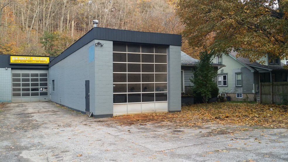 1029 Campbells Run Rd, Carnegie, PA 15106