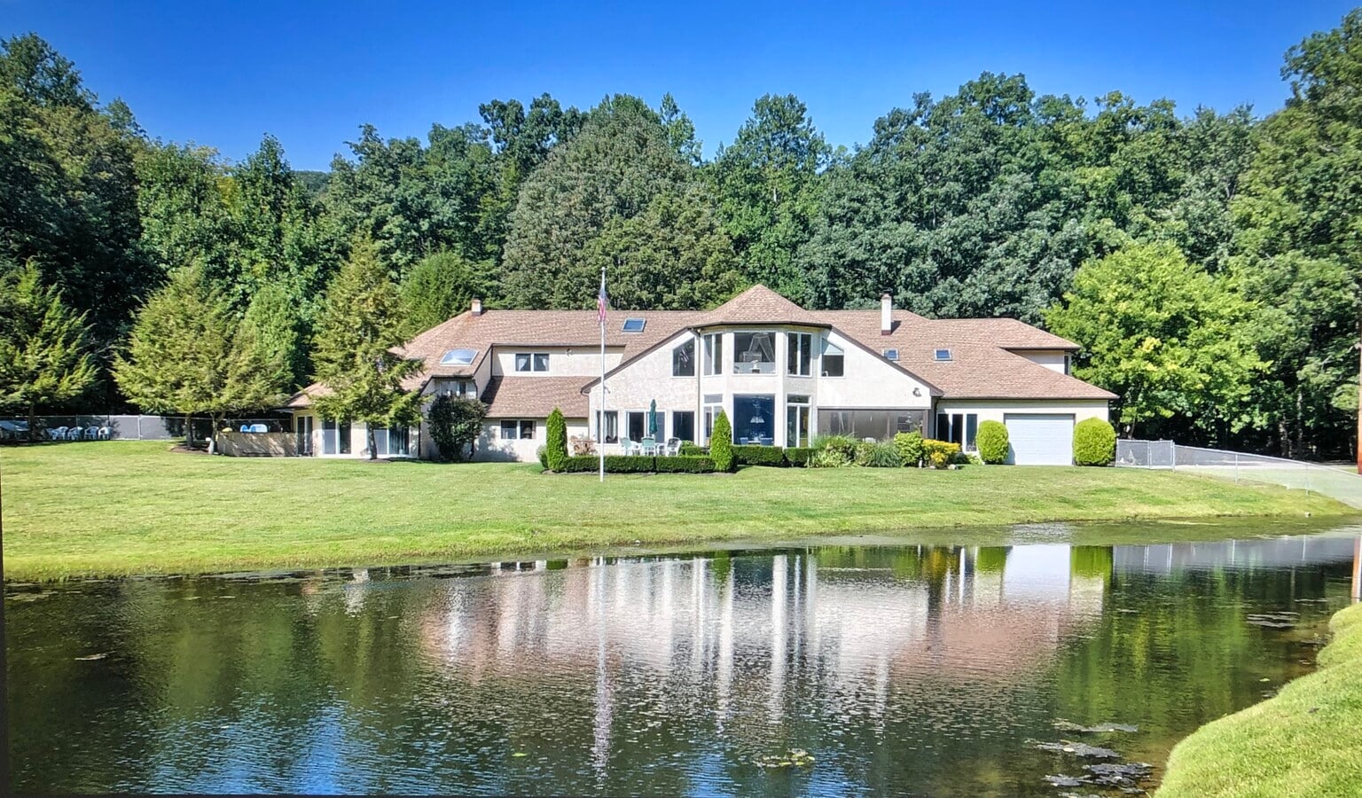 312 Sunset Rd, Pompton Plains, NJ 07444