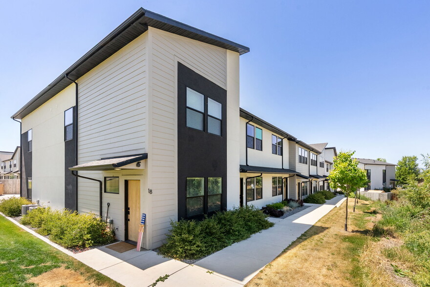 254 N Spring Creek Pky, Providence, UT for sale - Building Photo - Image 1 of 26