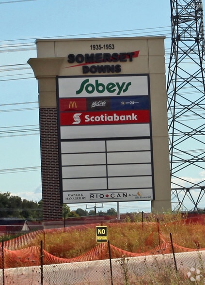 1935-1953 Ravenscroft Rd, Ajax, ON for lease - Building Photo - Image 2 of 16