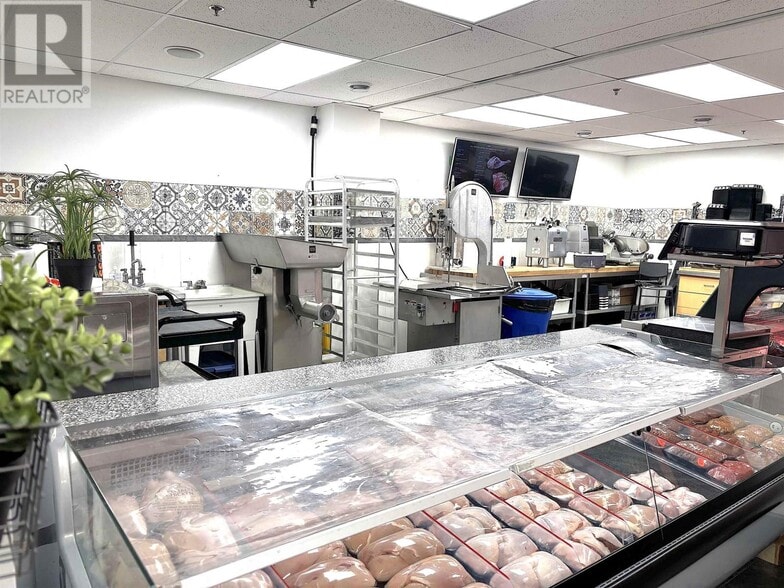 3216 Broadway W, Vancouver, BC for sale - Building Photo - Image 2 of 5