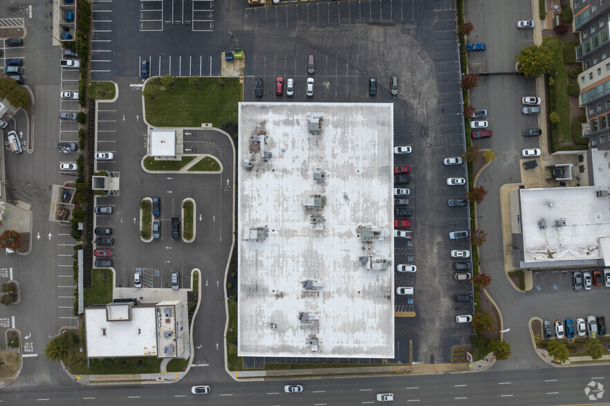 5211 W Broad St, Richmond, VA for lease - Building Photo - Image 2 of 9