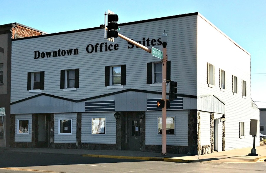 221 1st Ave N, Jamestown, ND for sale - Building Photo - Image 1 of 1