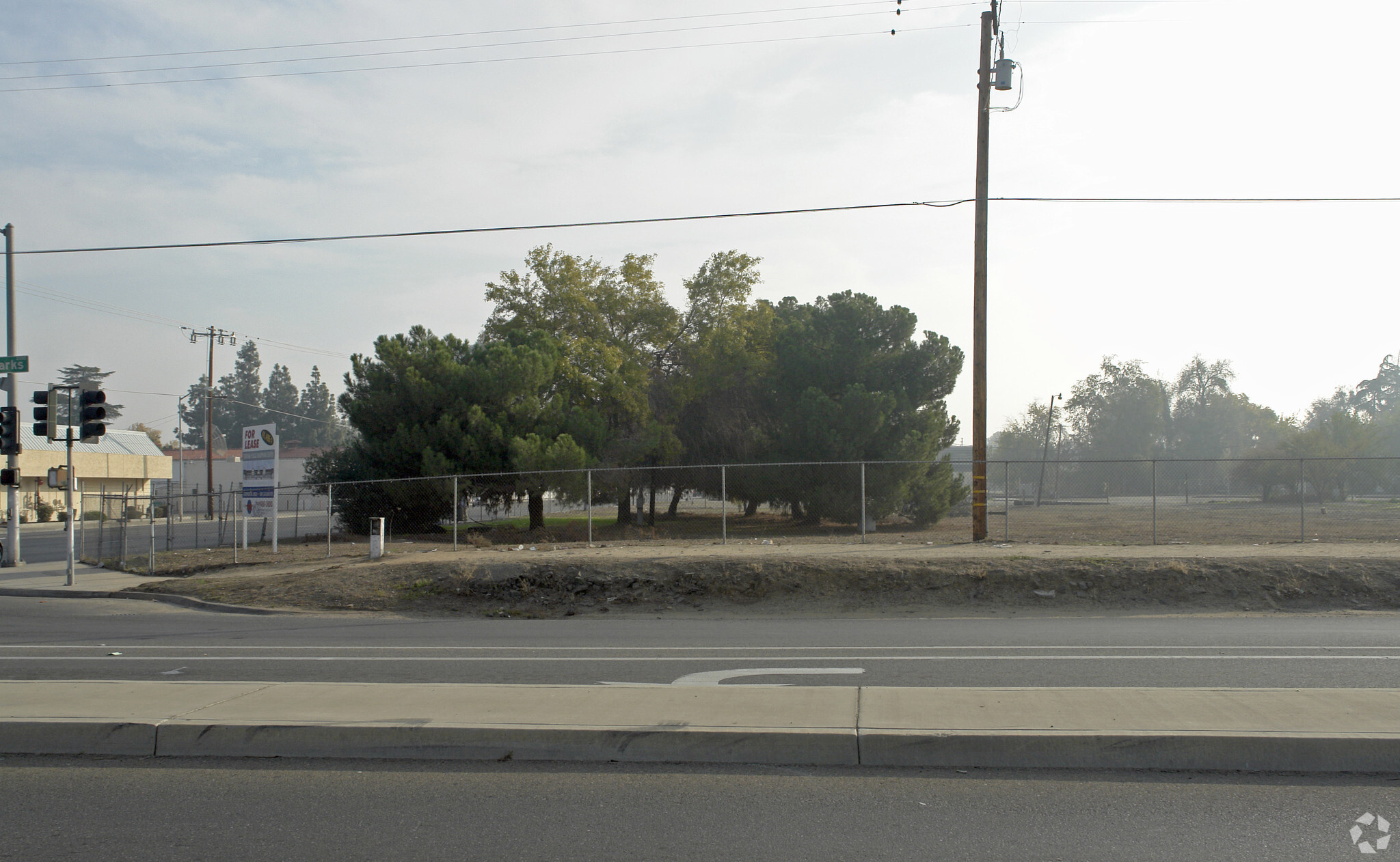 2827 W Clinton Ave, Fresno, CA for lease Primary Photo- Image 1 of 5