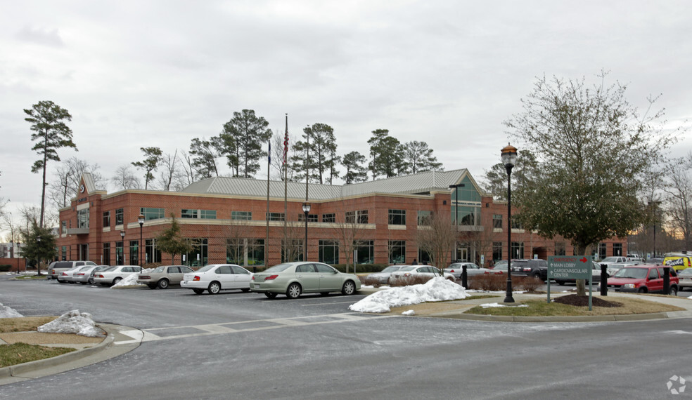 11803 Jefferson Ave, Newport News, VA for lease - Building Photo - Image 1 of 15