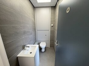 Ruddington Ln, Nottingham for lease Interior Photo- Image 2 of 2