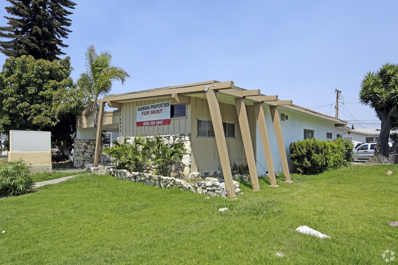 8420 California Ave, South Gate, CA 90280
