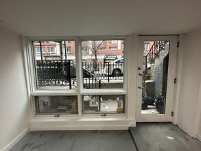 366 W 30th St, New York, NY for lease Interior Photo- Image 1 of 6