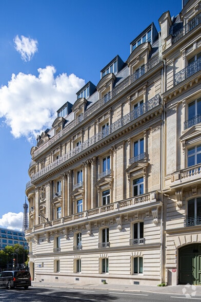 Office in Paris for lease - Building Photo - Image 2 of 2