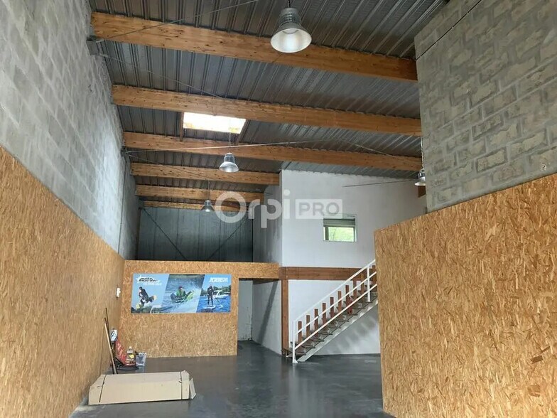 Flex in Mérignac for lease - Interior Photo - Image 3 of 6