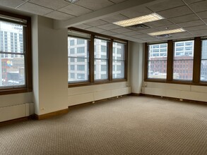 500 N Dearborn St, Chicago, IL for lease Interior Photo- Image 2 of 7