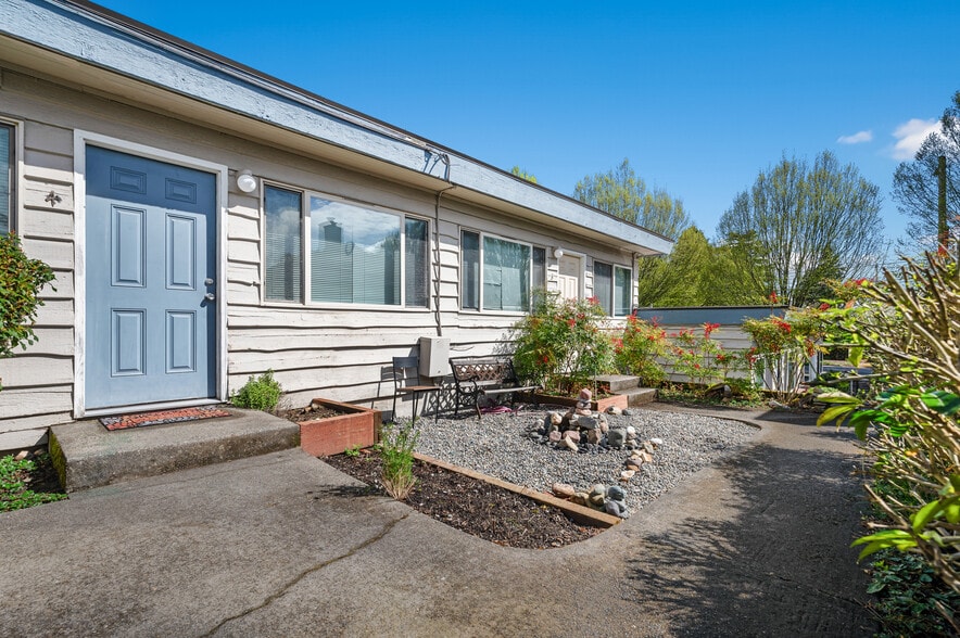 8821 35th Ave SW, Seattle, WA for sale - Building Photo - Image 3 of 20