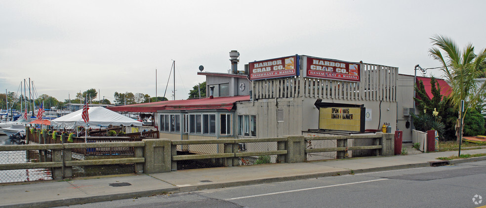 116 Division St, Patchogue, NY for sale - Building Photo - Image 3 of 9