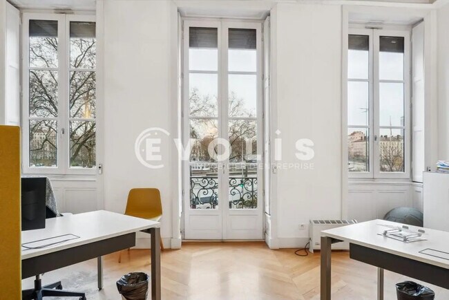 Vente Bureaux 641 m²