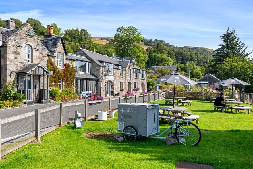 Queens View, Pitlochry for sale - Building Photo - Image 3 of 12
