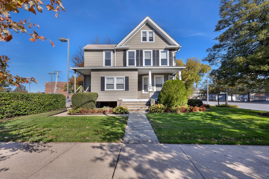 300 Allegheny Ave, Towson, MD for sale - Building Photo - Image 1 of 1