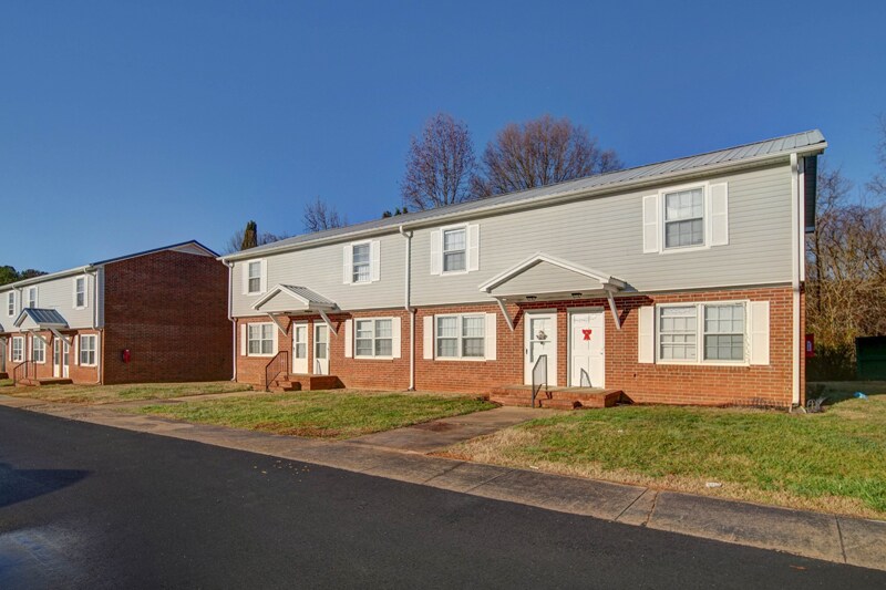2345 Statesville Blvd, Salisbury, NC 28147 Westside Manor Apartments