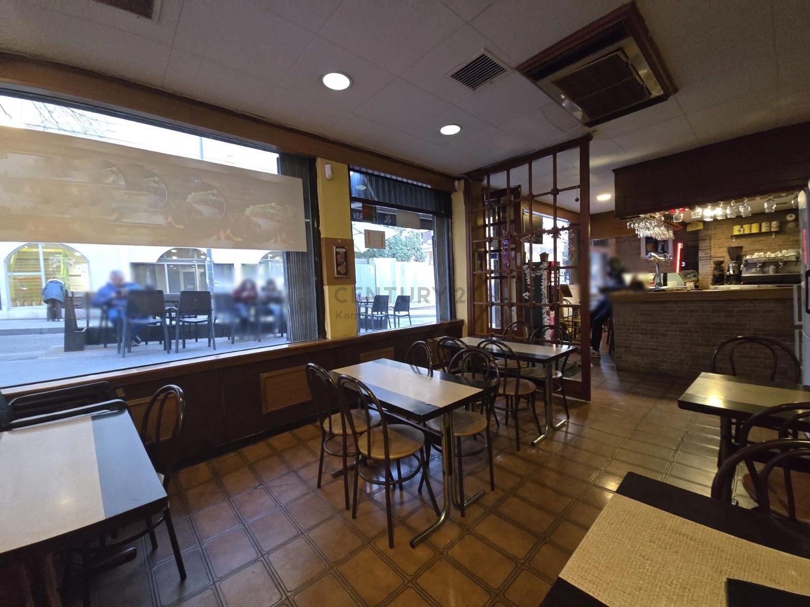 Retail in Barcelona, Barcelona for lease Interior Photo- Image 1 of 12