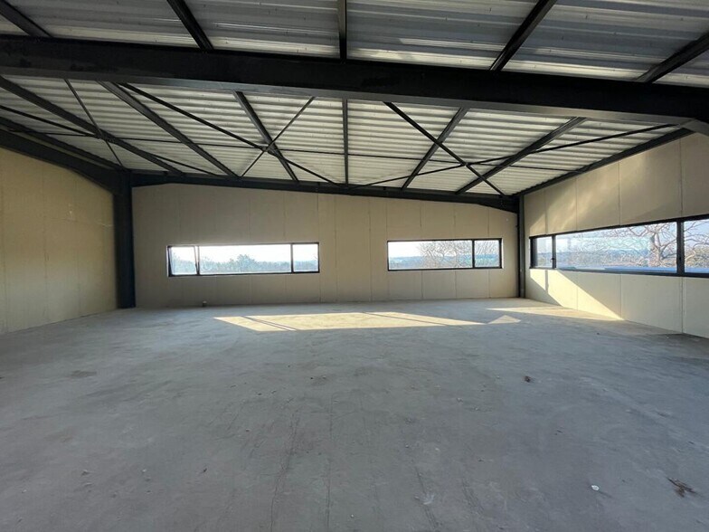 Office in Quimper for lease - Building Photo - Image 2 of 4