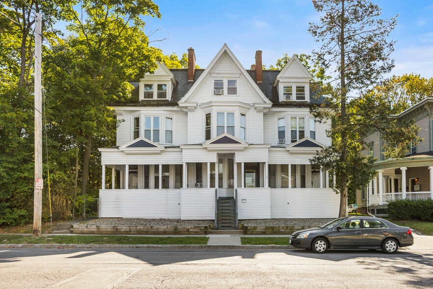 18 Units-Washington Park / Albany Med portfolio of 2 properties for sale on LoopNet.com - Building Photo - Image 2 of 68