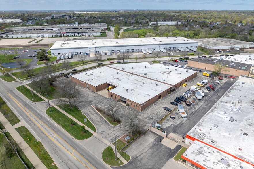 3340 W Lake Ave, Glenview, IL for lease - Aerial - Image 3 of 7