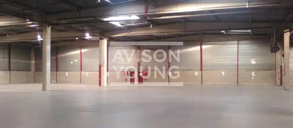 Flex in Saint-Denis for lease - Interior Photo - Image 3 of 3