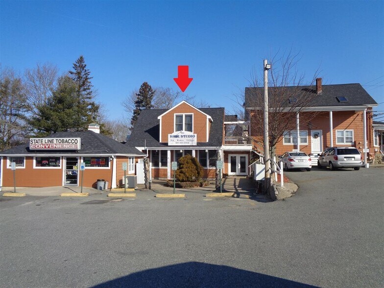 21 Stafford Rd, Tiverton, RI 02878