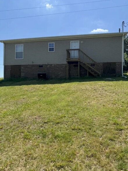 422 Henry St, Stanleytown, VA for sale - Primary Photo - Image 1 of 5