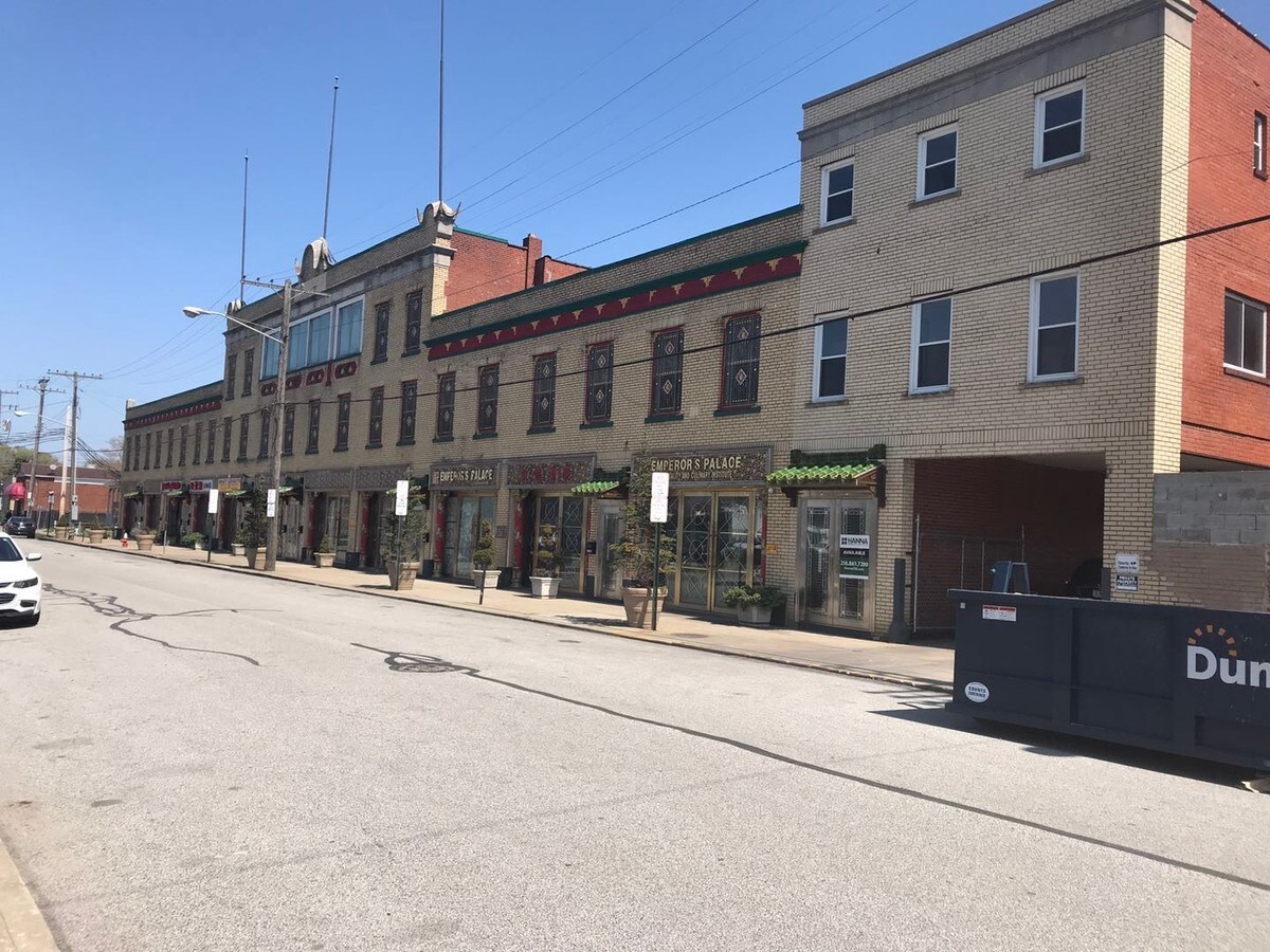 2136 Rockwell Ave, Cleveland, OH 44114 Emperor Palace