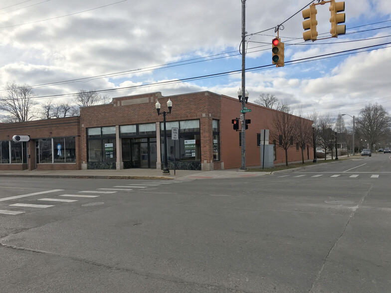 202 S Michigan Ave, Howell, MI for sale - Building Photo - Image 1 of 1