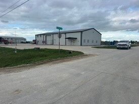 2129 Phoenix Dr - Loft